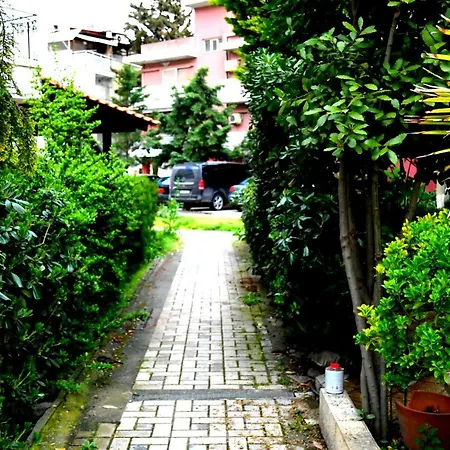 Apartment Studio On The With Private Garden Agia Triada (Thessaloniki)
