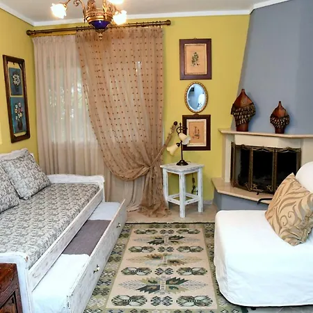 Apartment Studio On The With Private Garden