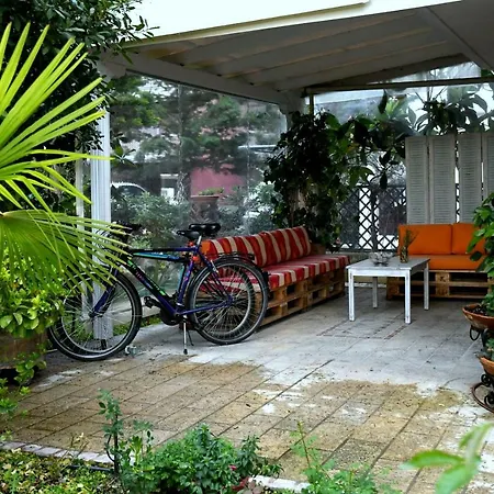 Studio On The With Private Garden *