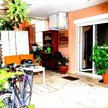 Studio On The With Private Garden *