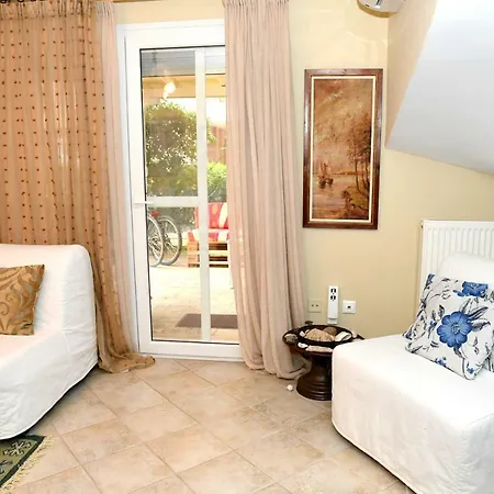 Studio On The With Private Garden Apartment *